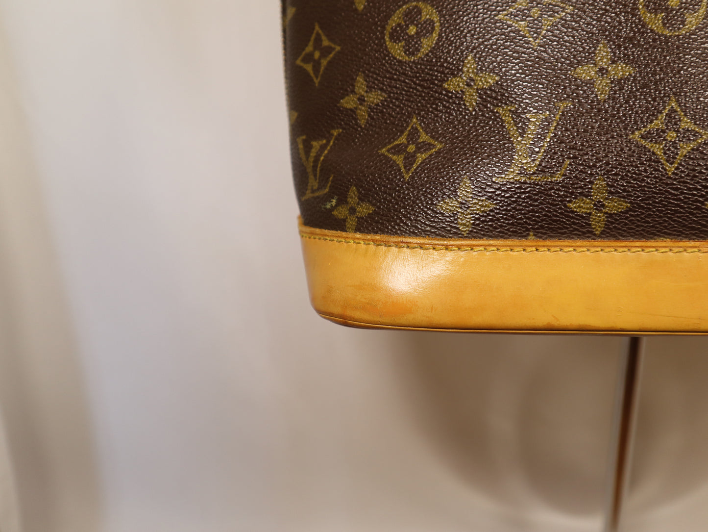 LOUIS VUITTON ALMA BAG