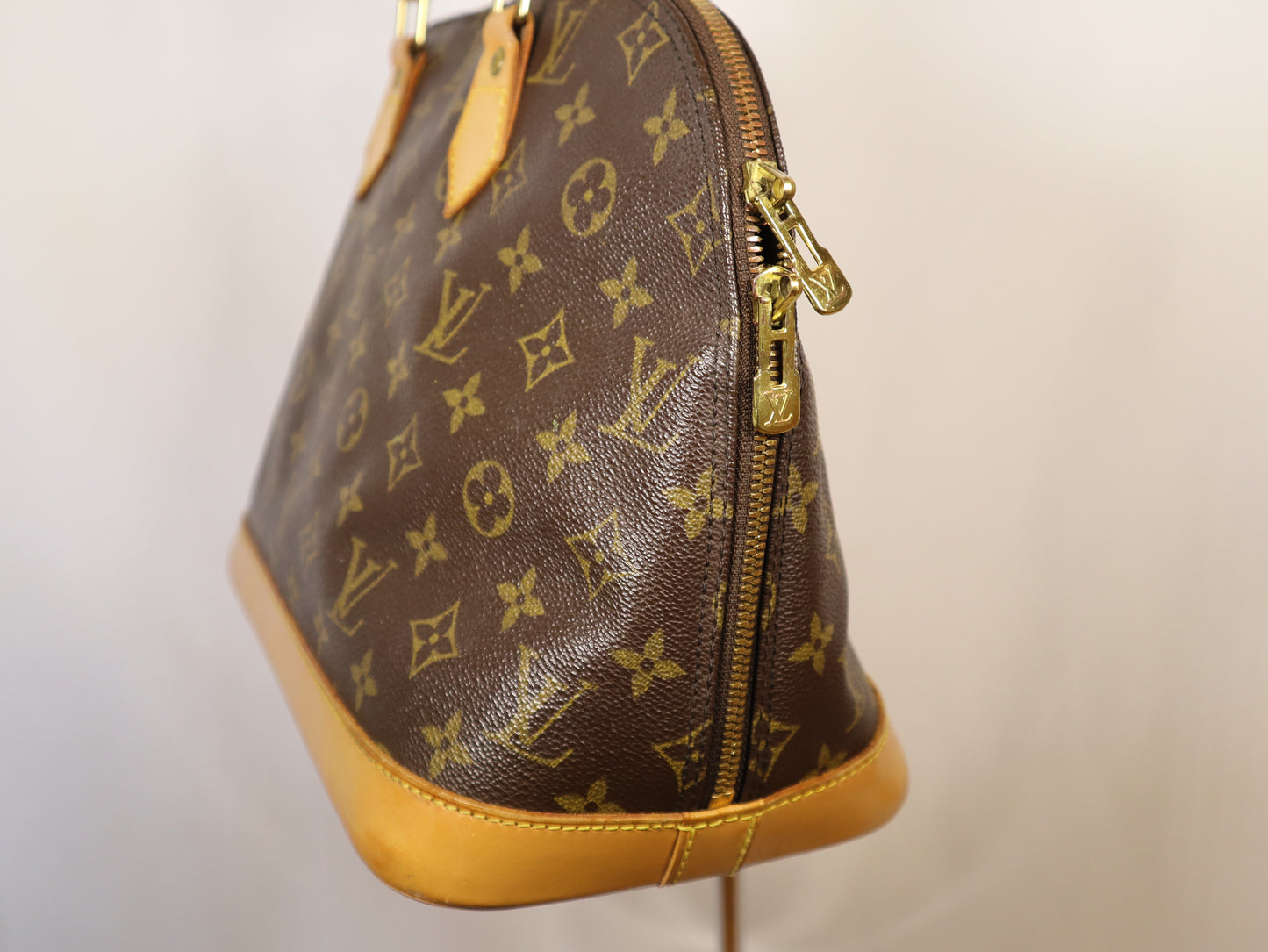 LOUIS VUITTON ALMA BAG