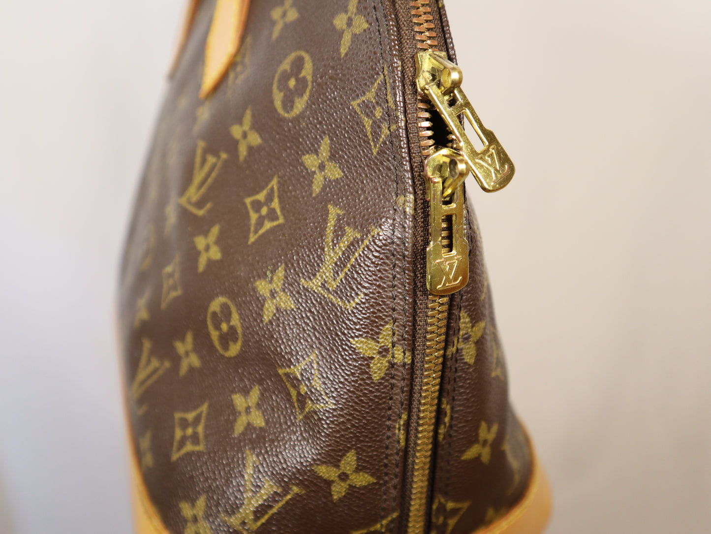 LOUIS VUITTON ALMA BAG