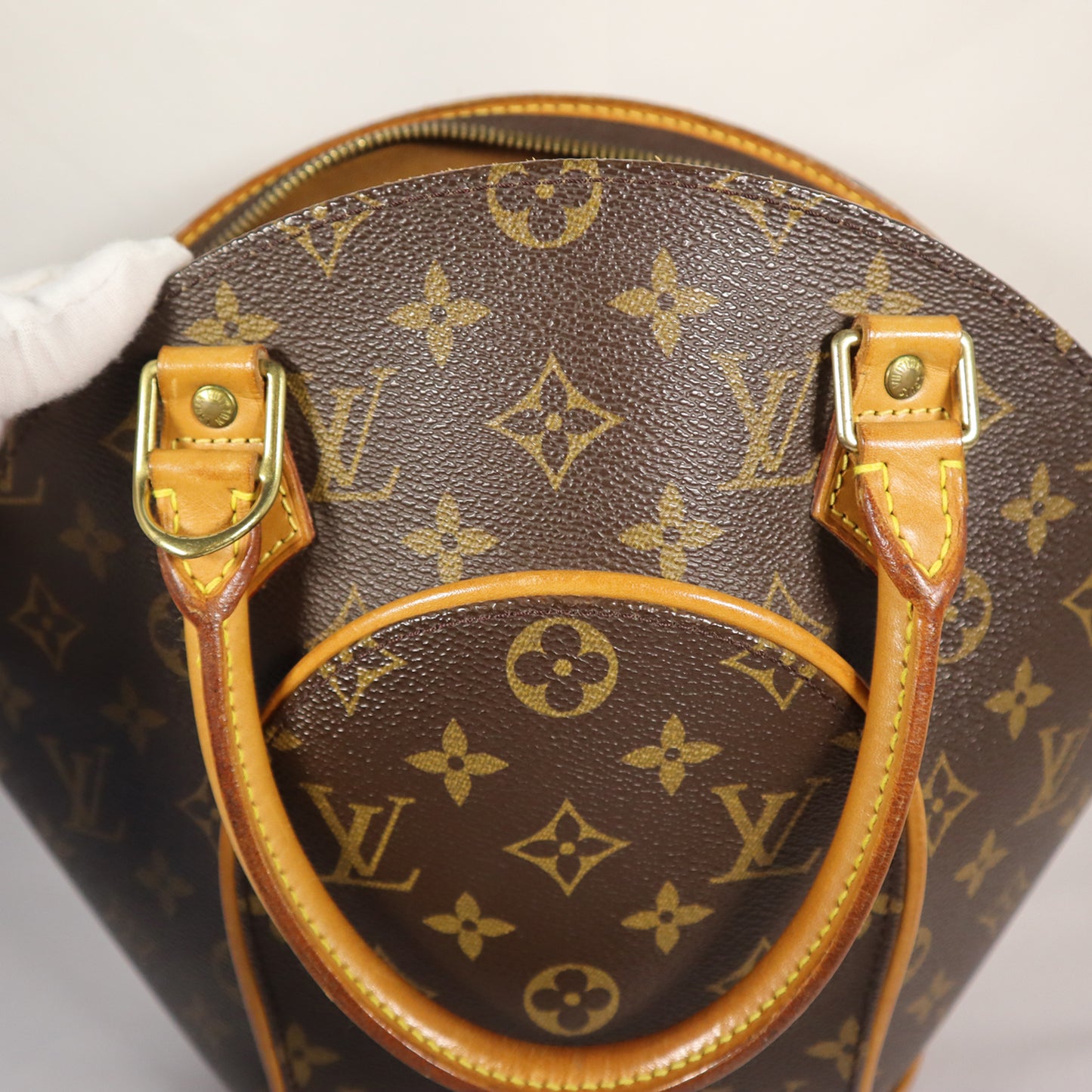 LOUIS VUITTON ELLIPSE BAG