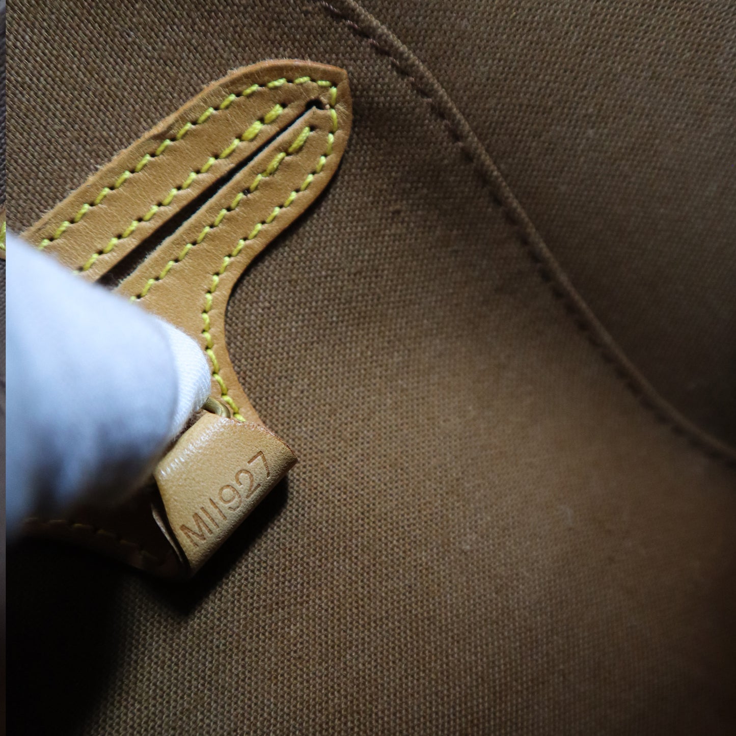 LOUIS VUITTON ELLIPSE BAG