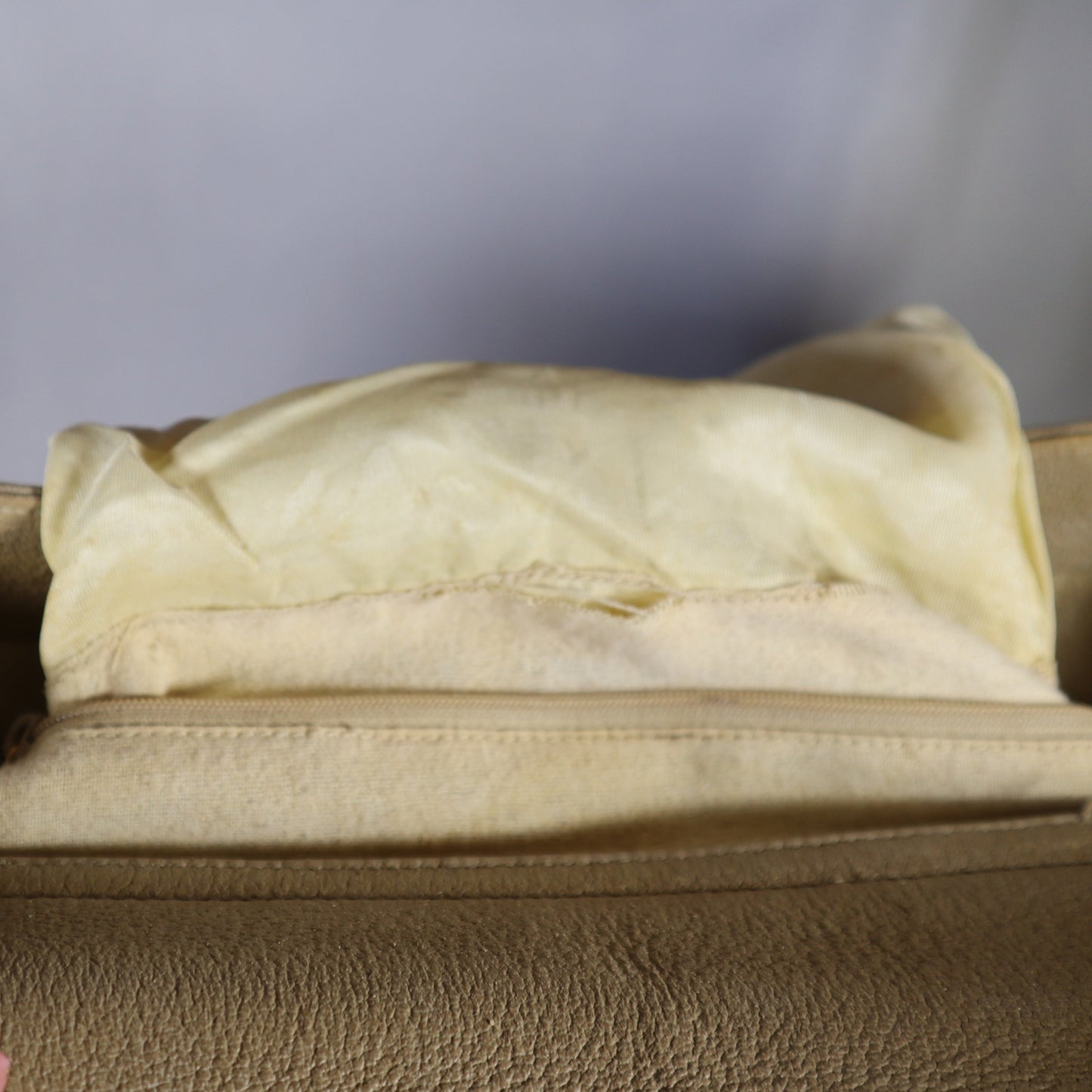 GUCCI SUEDE DIANA BAG